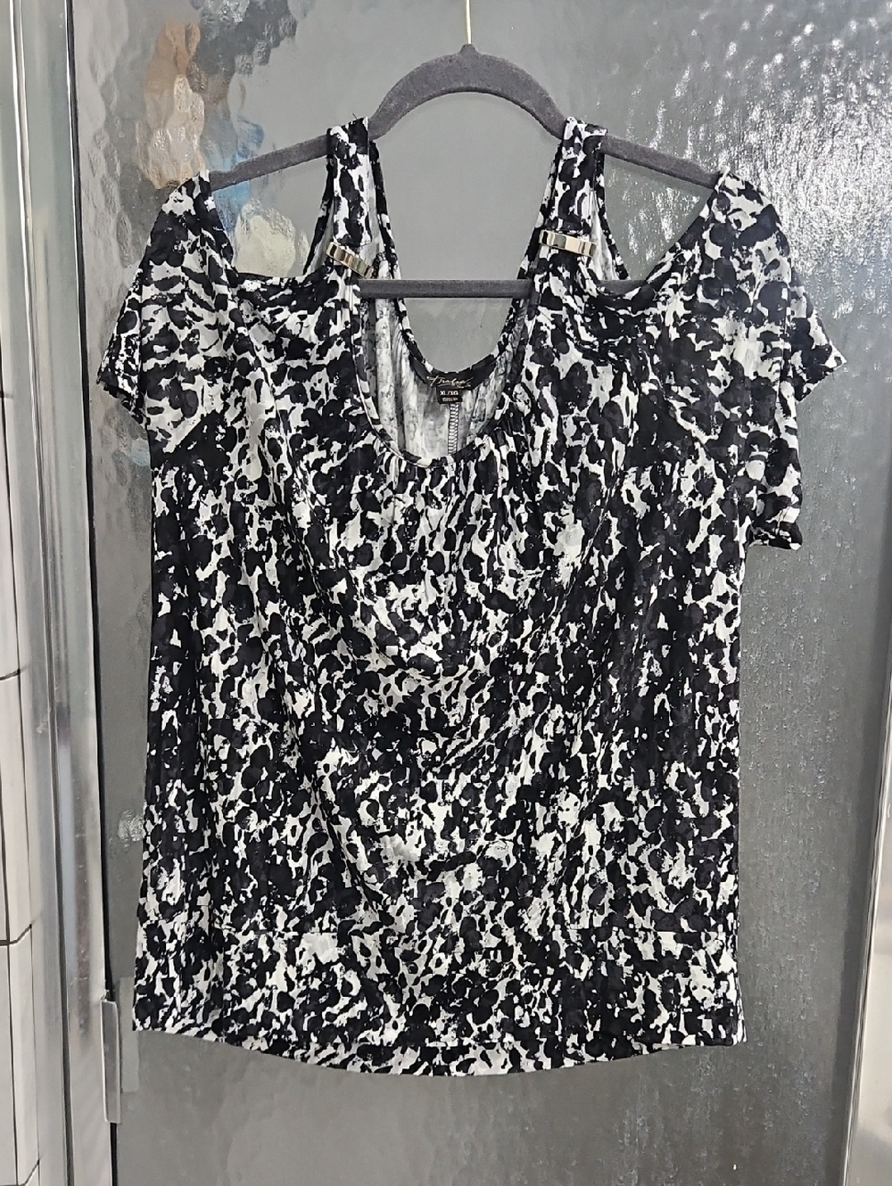 Thalia Sodi Black and White Cold-Shoulder Printed Top